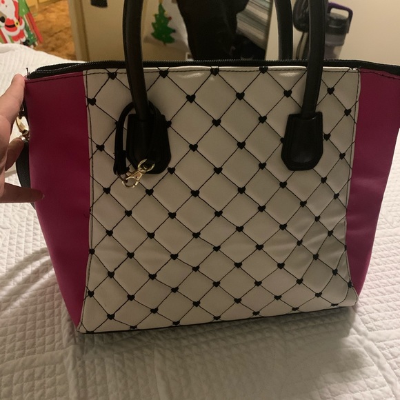 Betsey Johnson Handbags - 🎀Betsey Johnson Handbag🎀